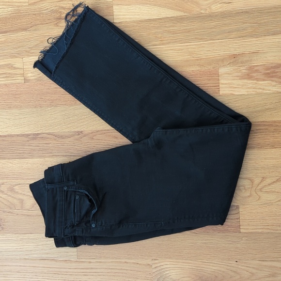 MOTHER Black Cropped Jeans - Picture 2 of 8